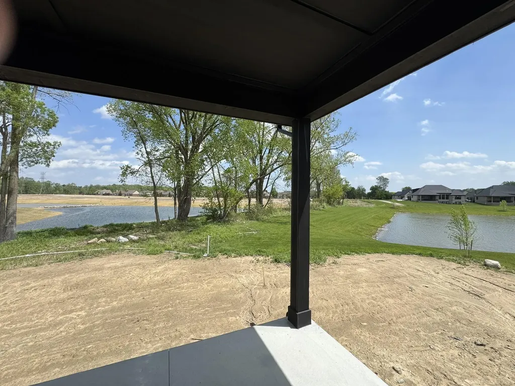 13999 Arthur Court Washington Township MI 48094