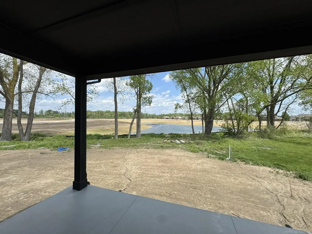 13999 Arthur Court Washington Township MI 48094