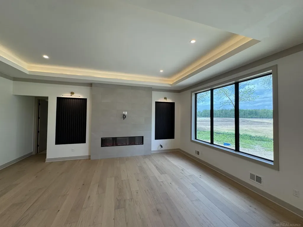 13999 Arthur Court Washington Township MI 48094