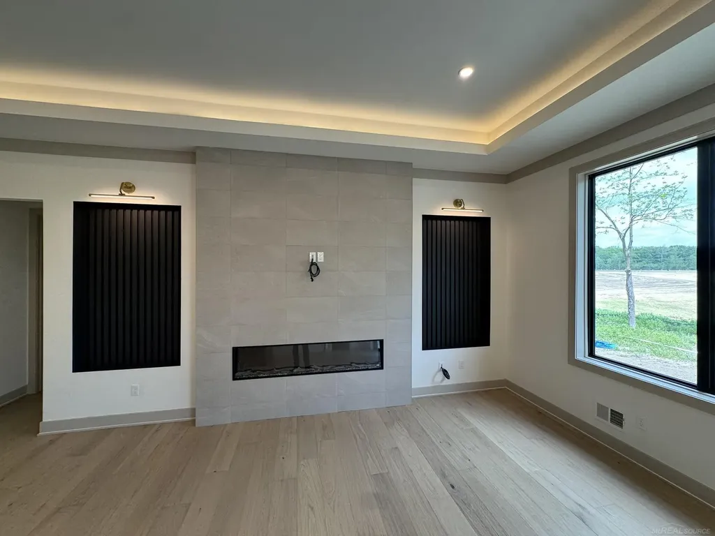13999 Arthur Court Washington Township MI 48094