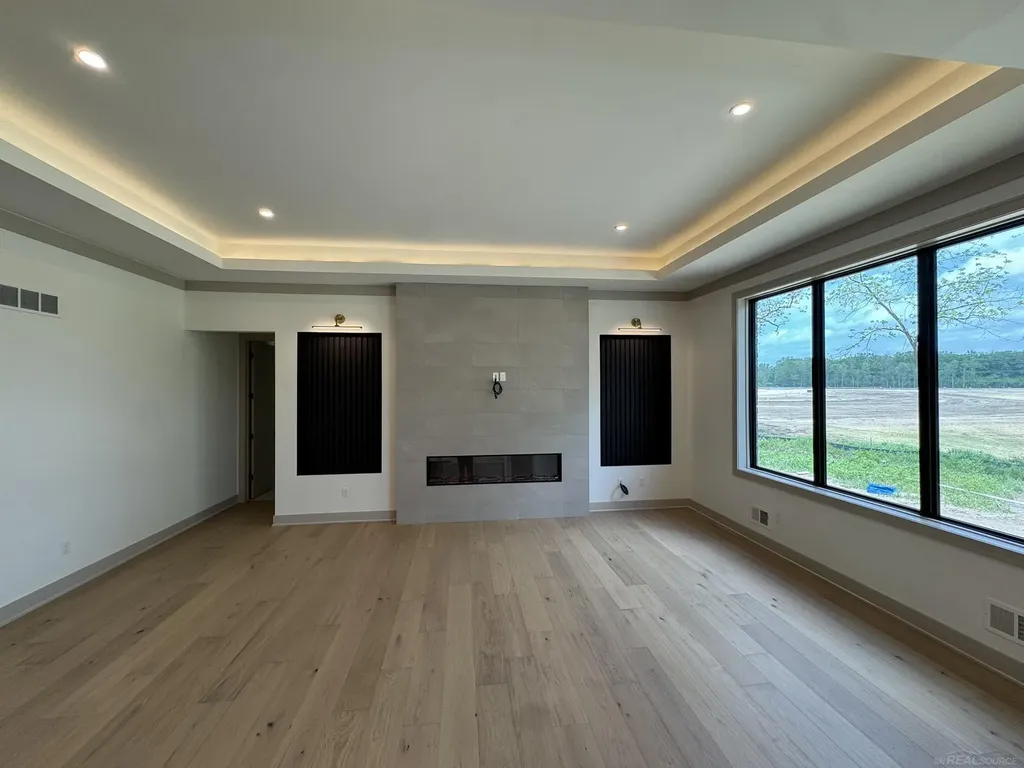 13999 Arthur Court Washington Township MI 48094