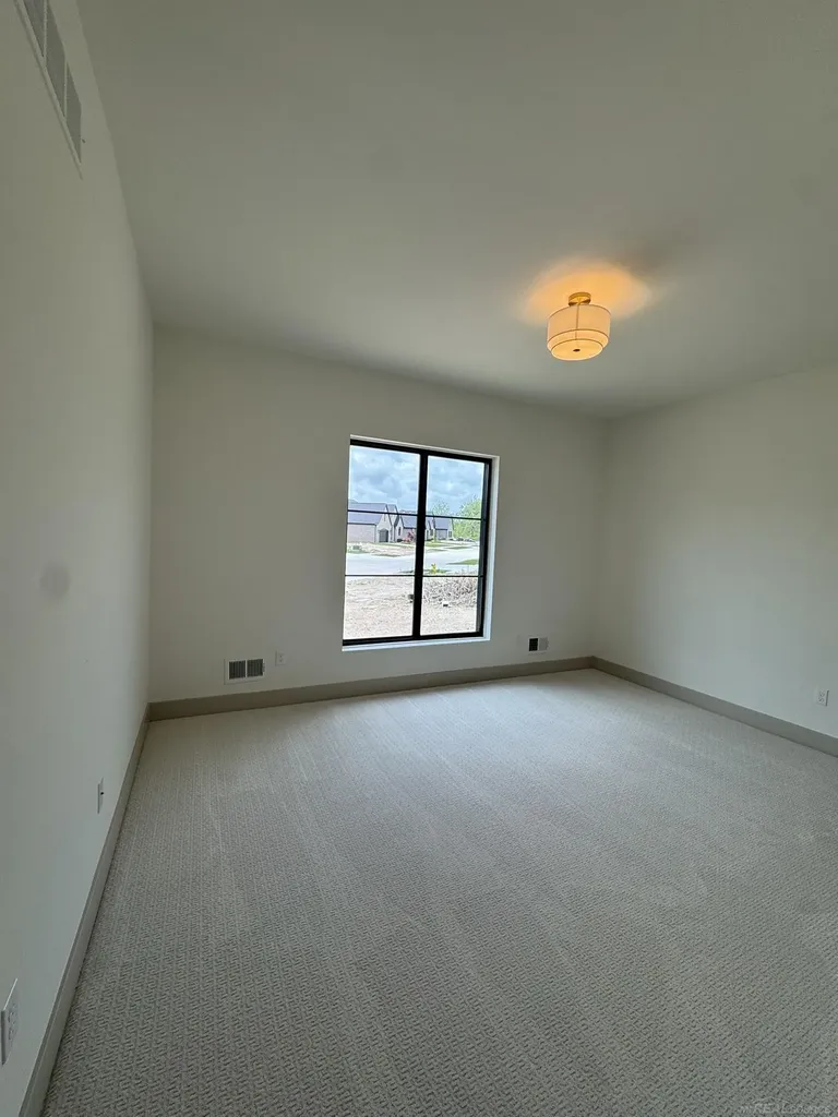 13999 Arthur Court Washington Township MI 48094