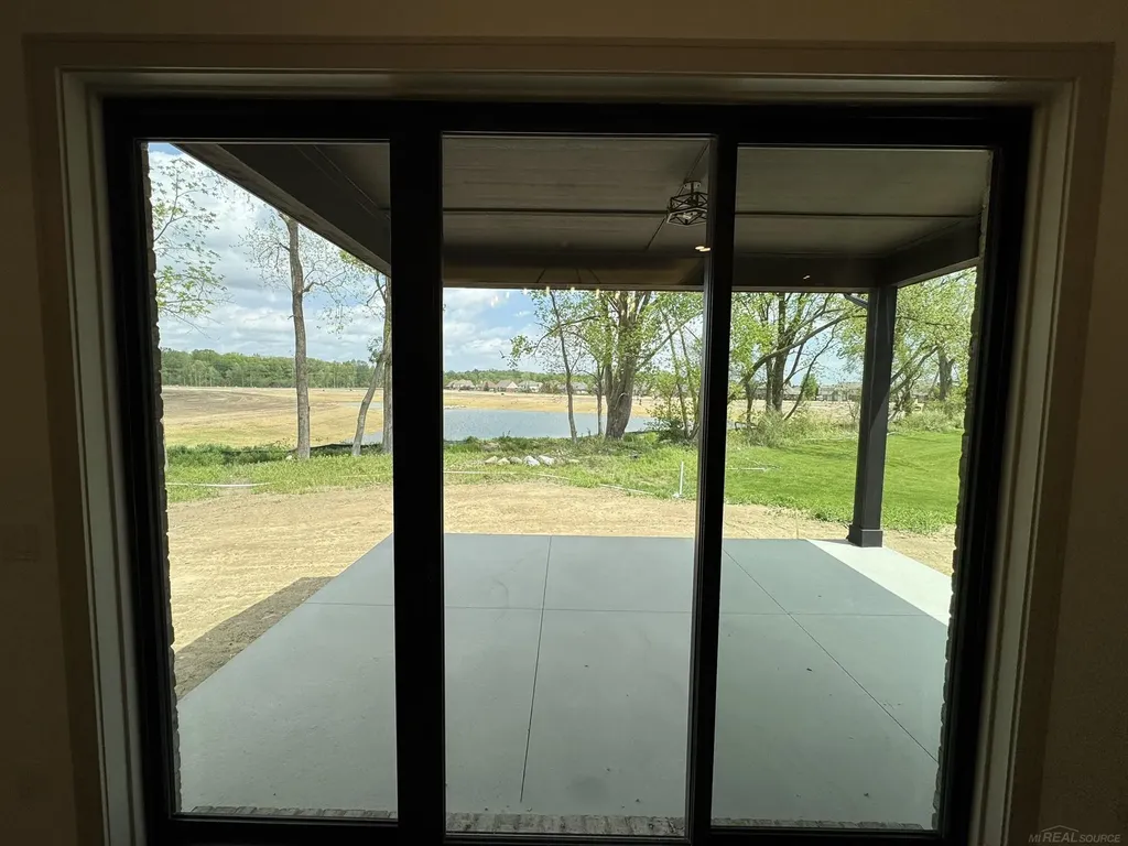 13999 Arthur Court Washington Township MI 48094
