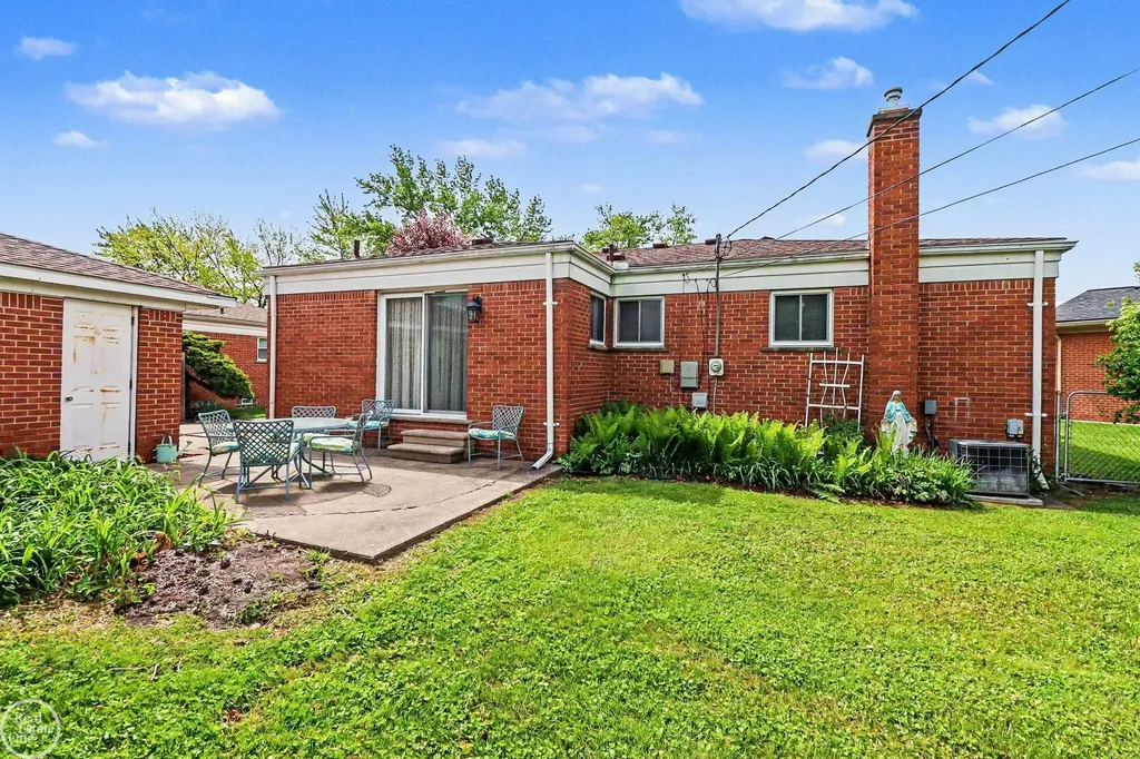 6181 N Bankle Court Dearborn Heights City MI 48127