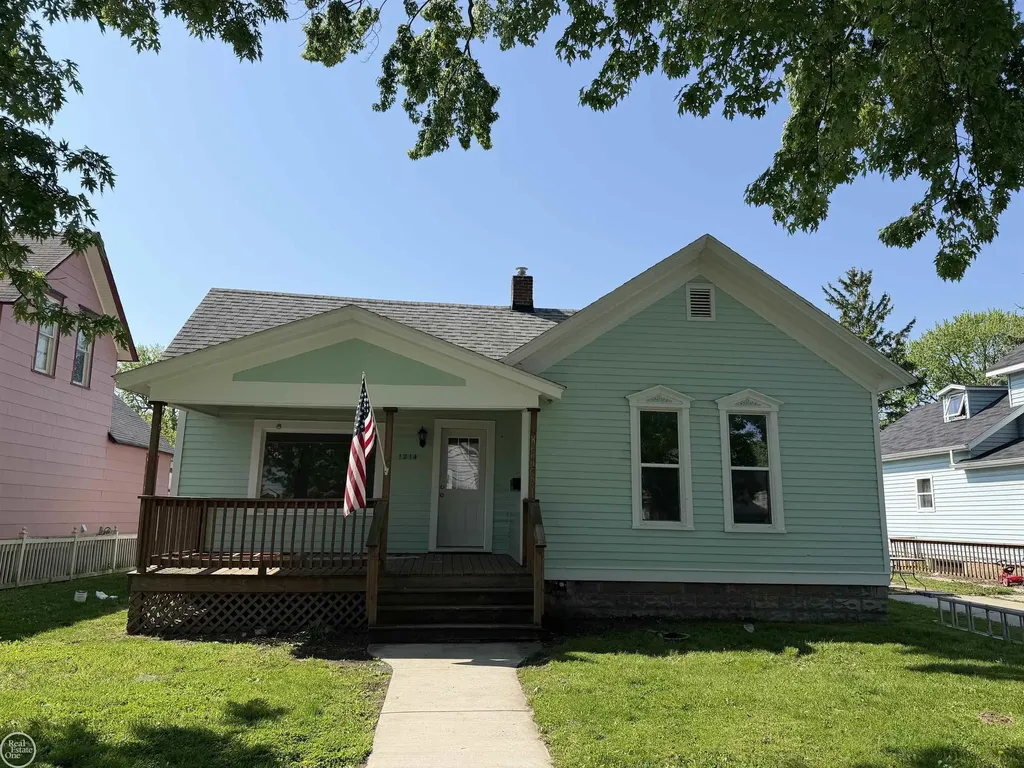 1214 Gillett Street Port Huron City MI 48060