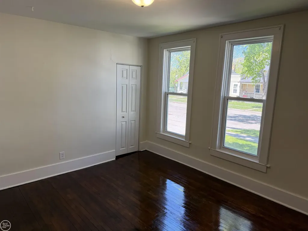 1214 Gillett Street Port Huron City MI 48060