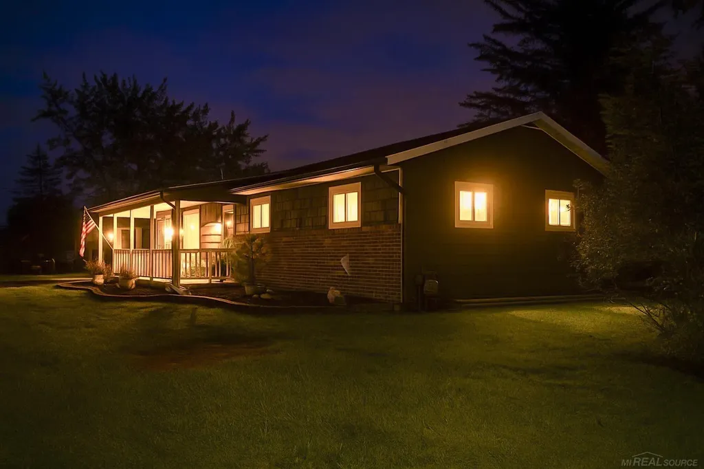 707 Tawas Lane Denton Township MI 48651