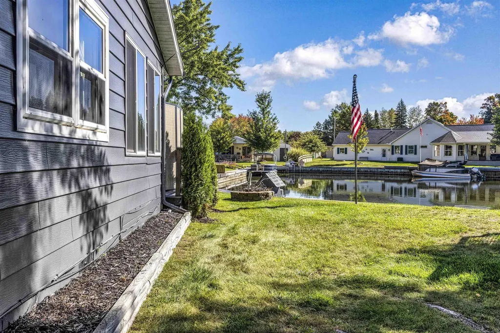 707 Tawas Lane Denton Township MI 48651