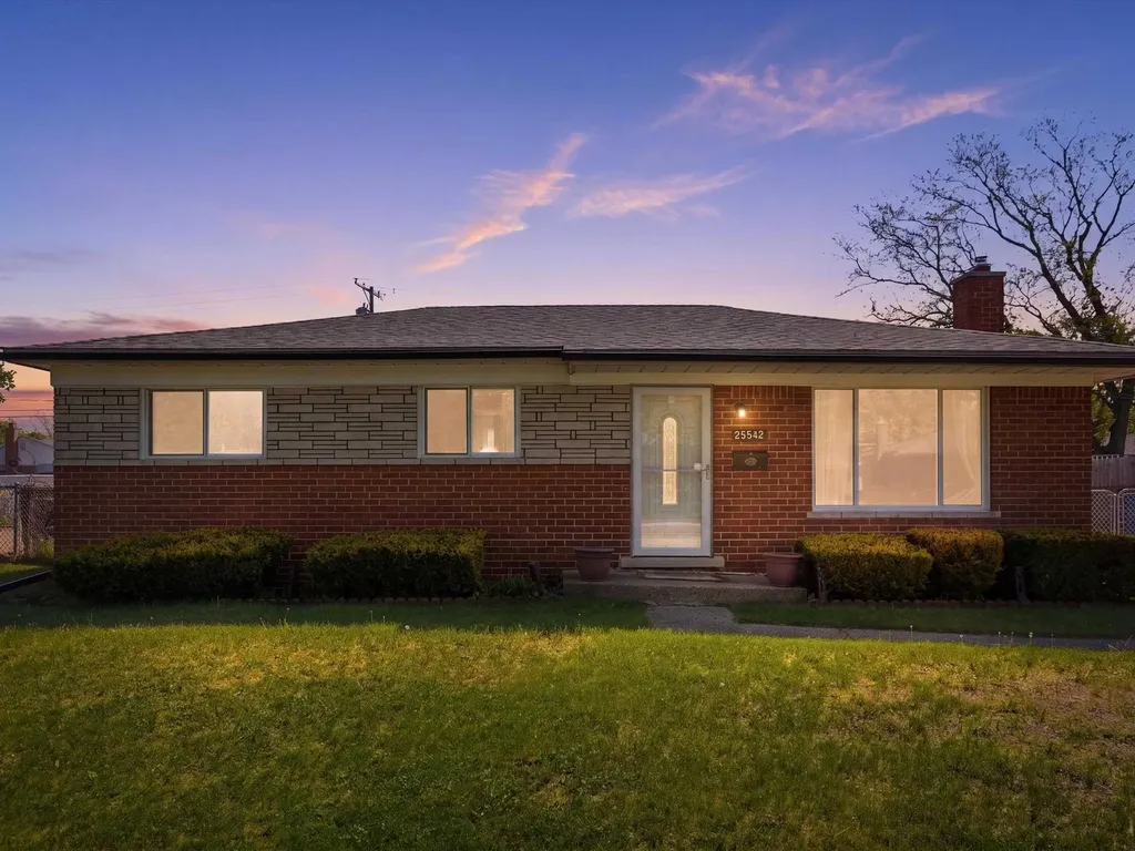 25542 Virginia Drive Warren City MI 48091