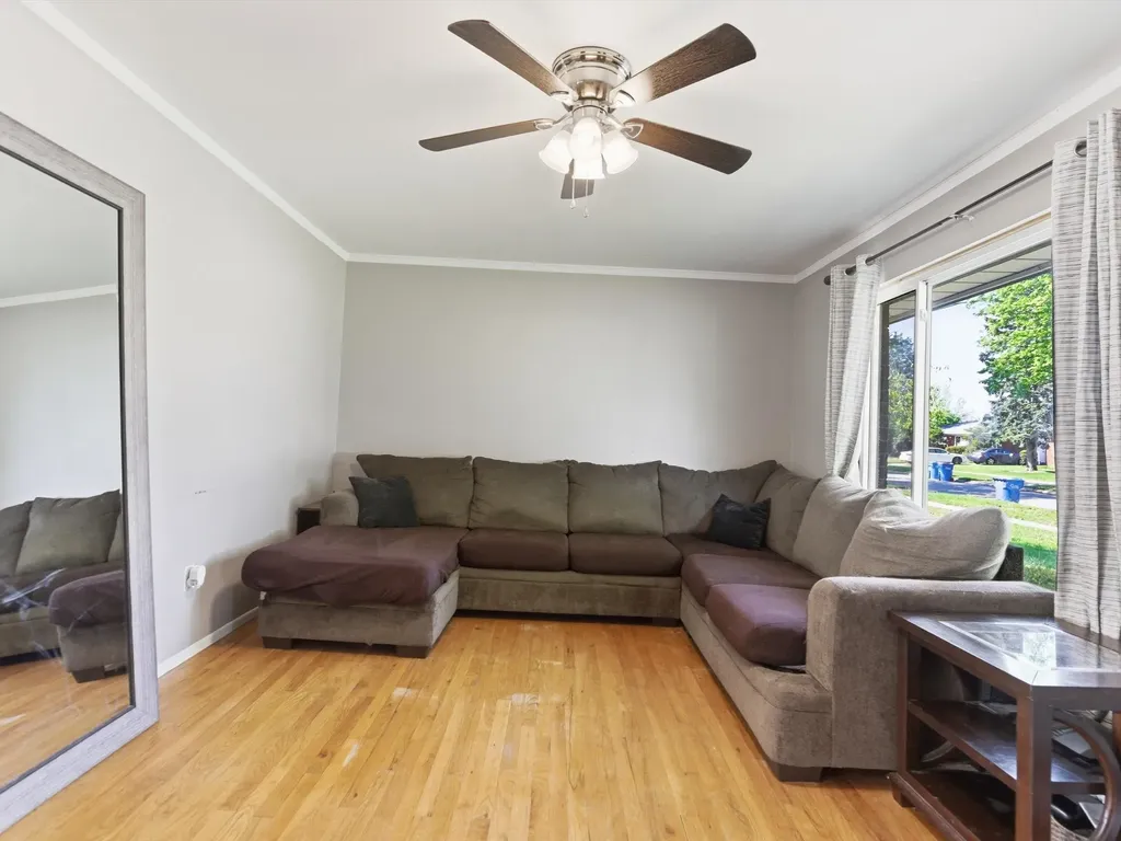 25542 Virginia Drive Warren City MI 48091