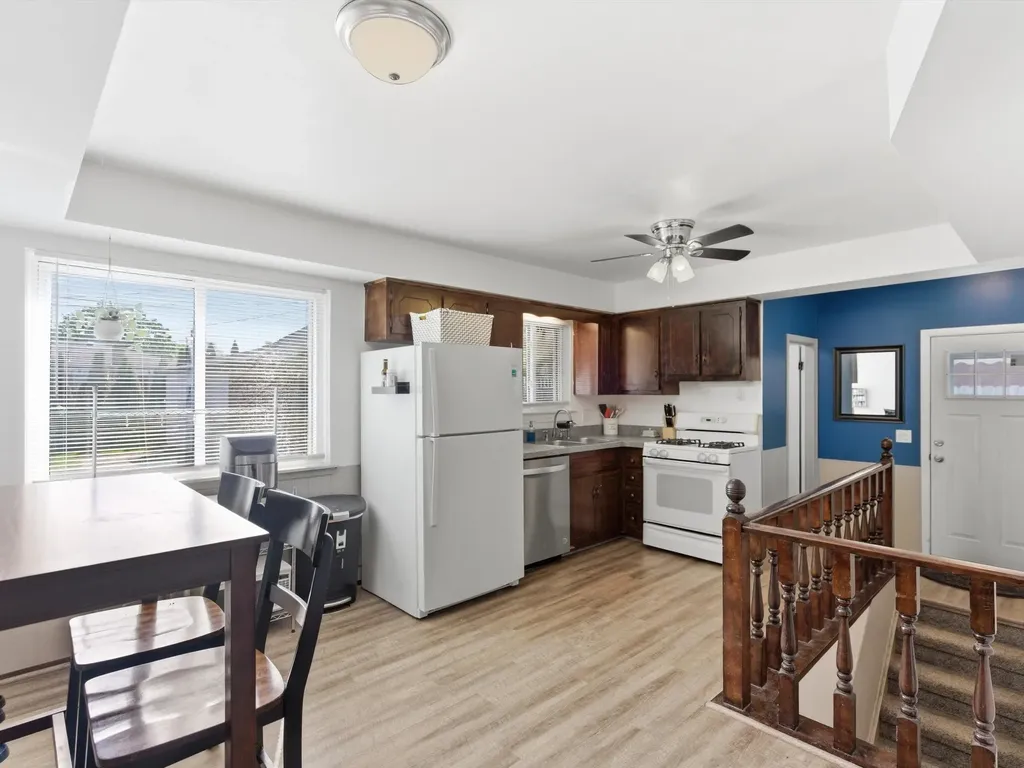 25542 Virginia Drive Warren City MI 48091