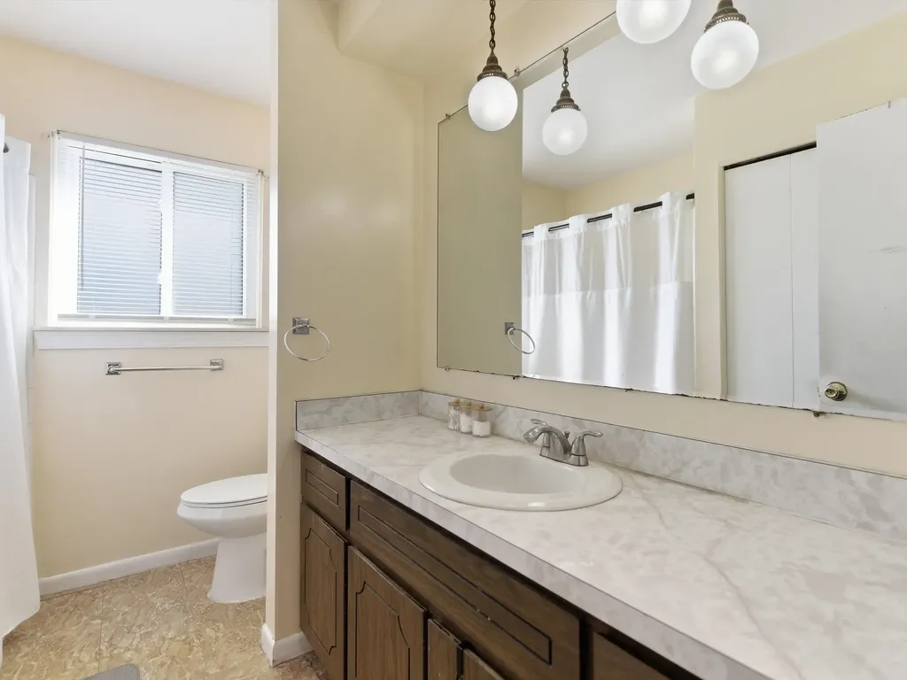 25542 Virginia Drive Warren City MI 48091