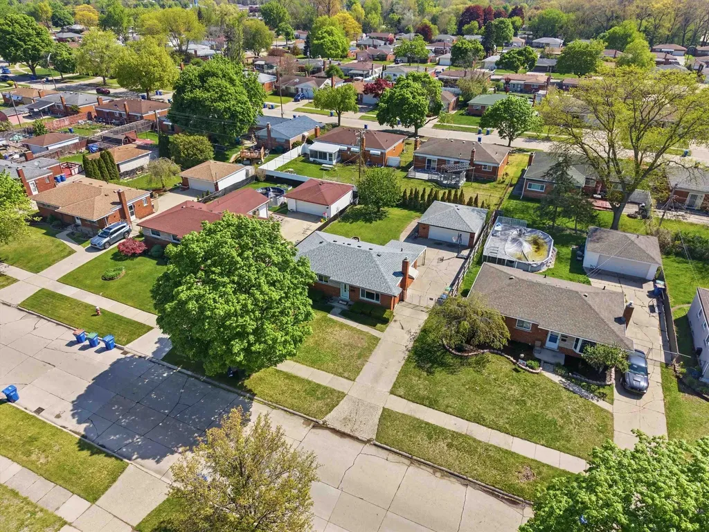 25542 Virginia Drive Warren City MI 48091