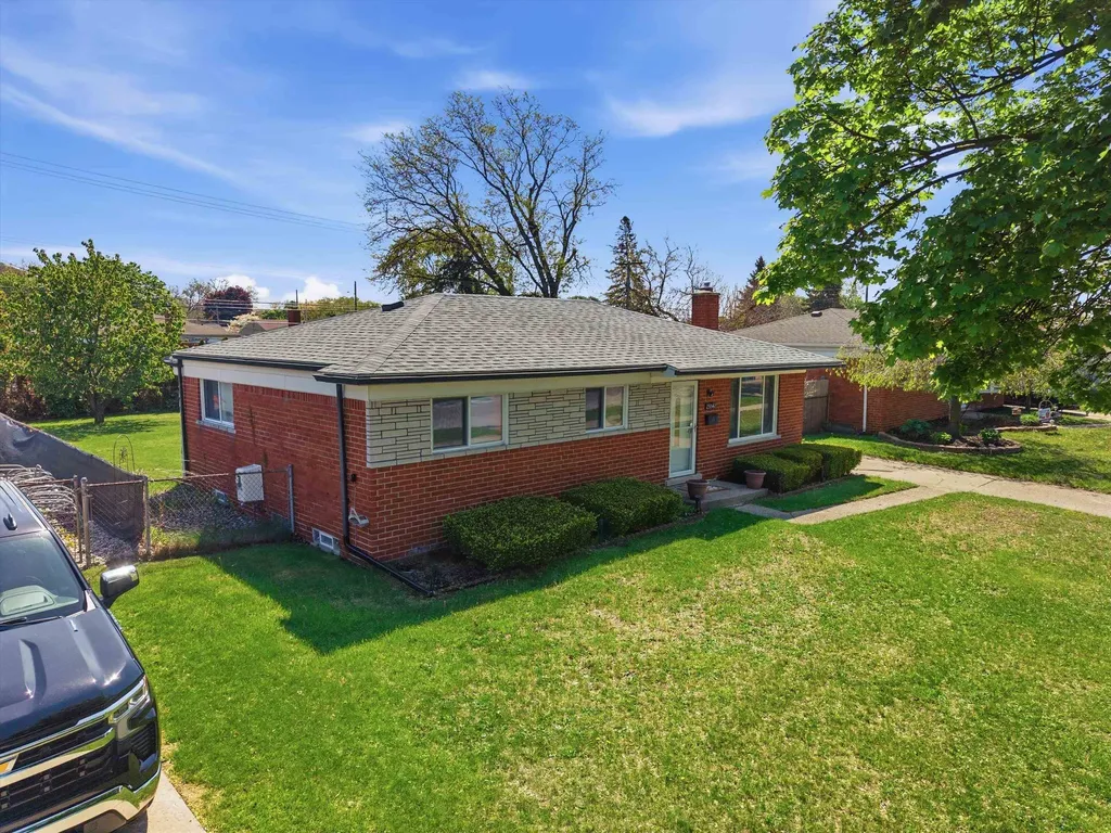 25542 Virginia Drive Warren City MI 48091