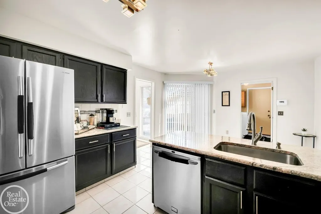29263 W Chanticleer Street Southfield City MI 48034
