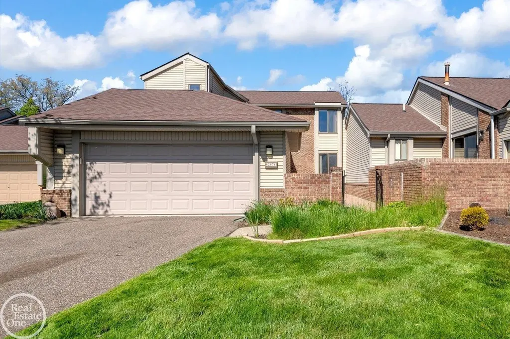 29263 W Chanticleer Street Southfield City MI 48034