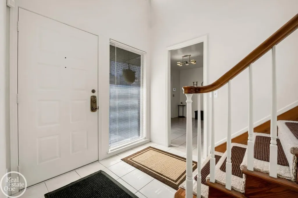 29263 W Chanticleer Street Southfield City MI 48034