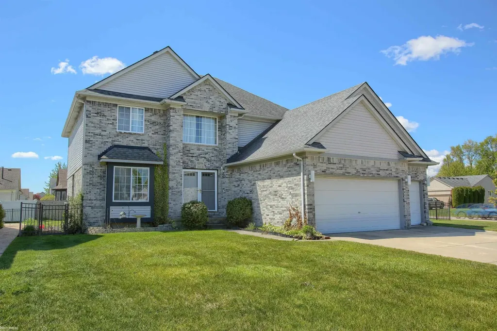 32036 Holly Drive Chesterfield Township MI 48047