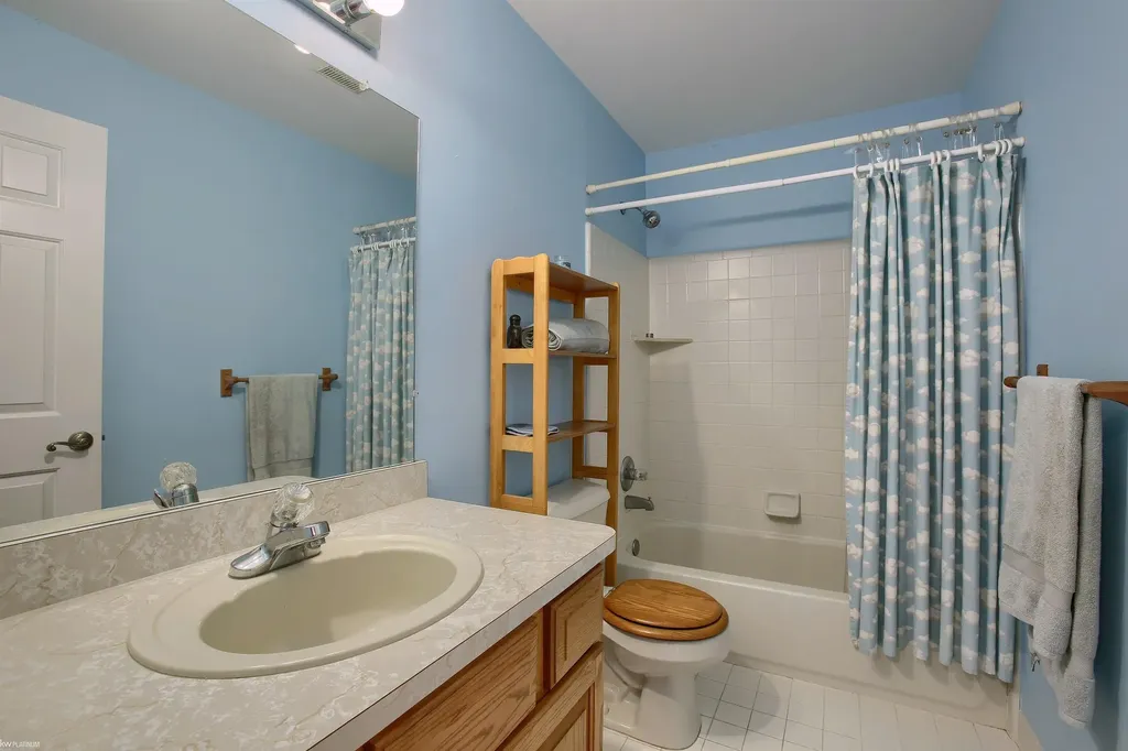 32036 Holly Drive Chesterfield Township MI 48047