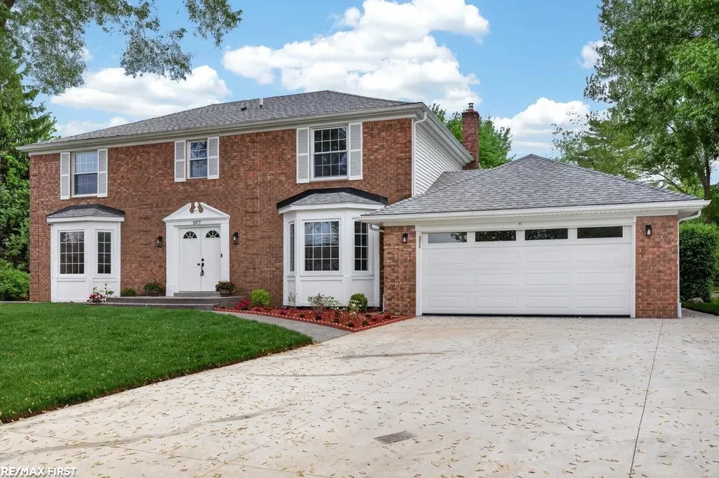 1977 Warbler Court Troy City MI 48084