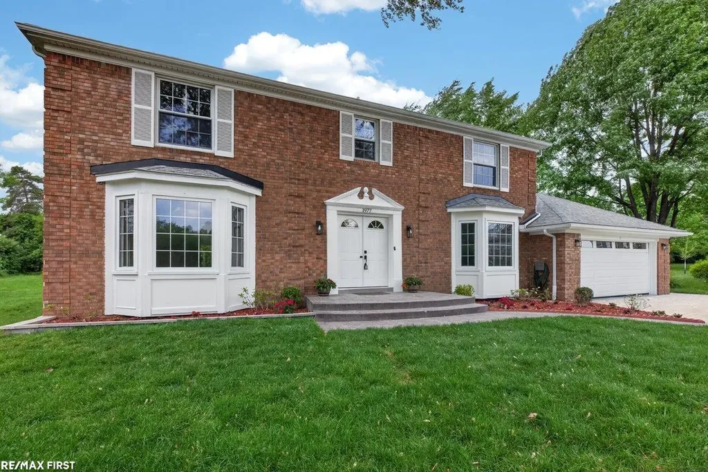 1977 Warbler Court Troy City MI 48084