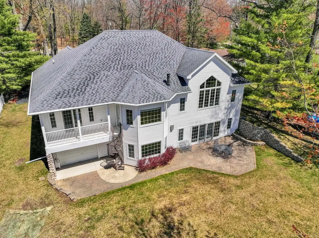 2185 E Houghton Drive Denton Township MI 48629
