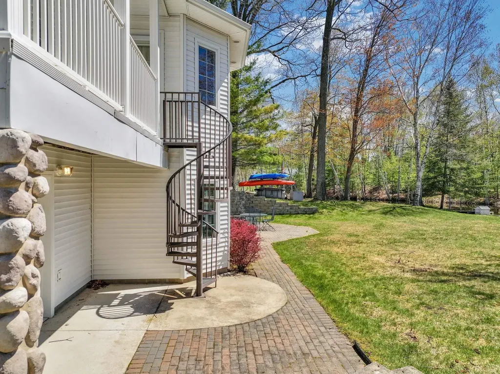 2185 E Houghton Drive Denton Township MI 48629