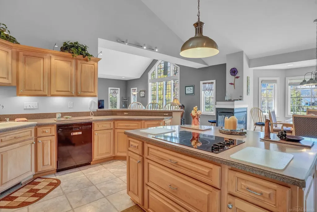 2185 E Houghton Drive Denton Township MI 48629