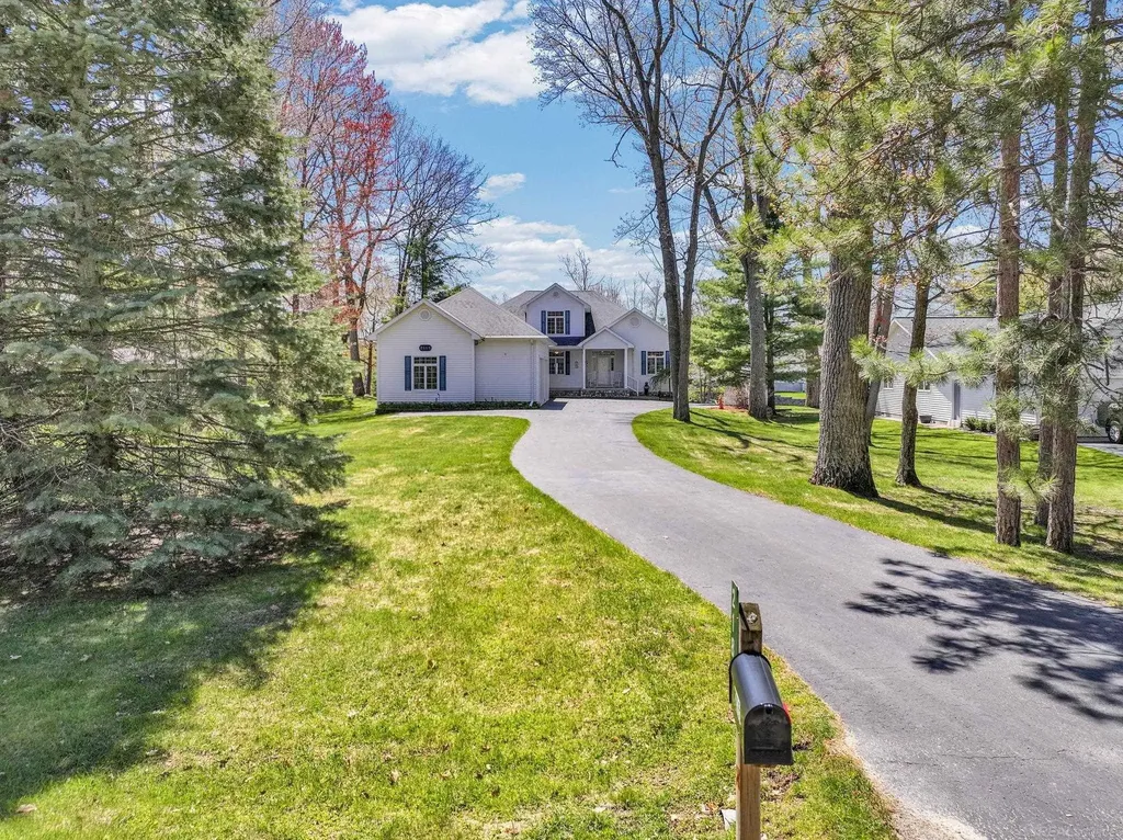 2185 E Houghton Drive Denton Township MI 48629