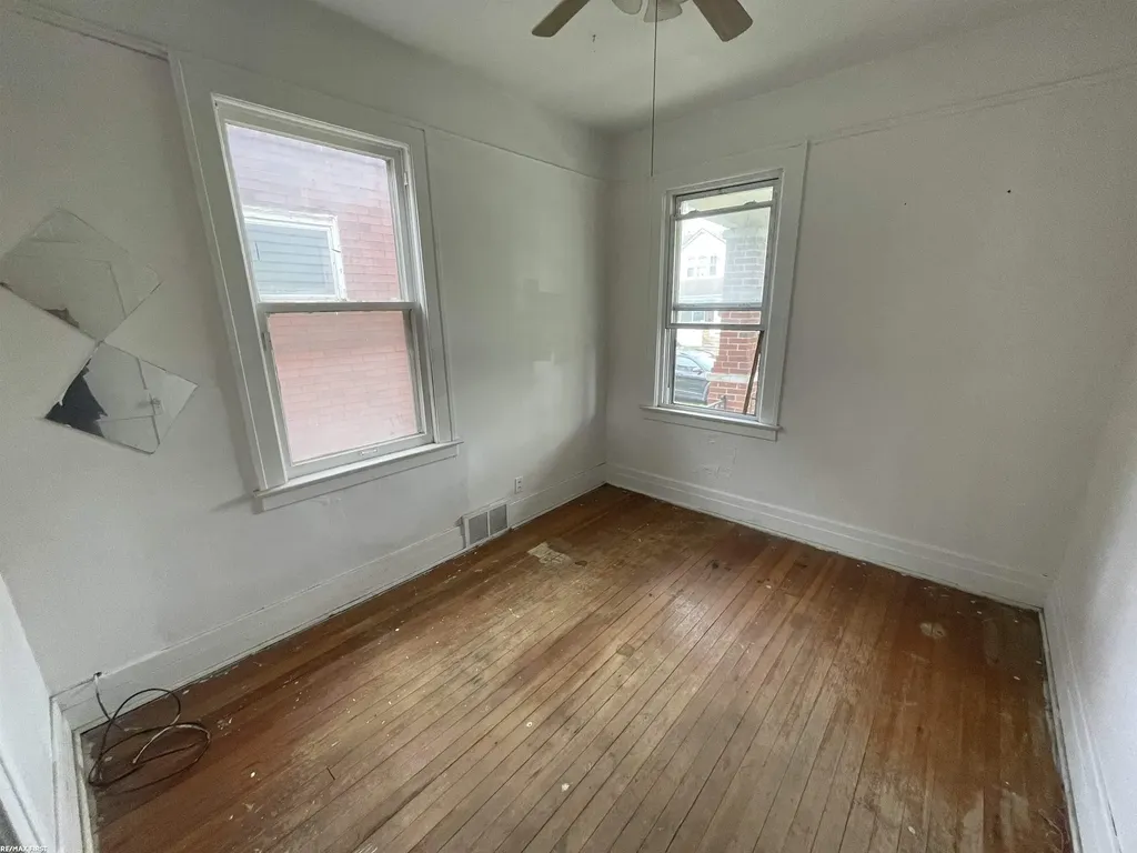 10411 Sterritt Street Detroit City MI 48213