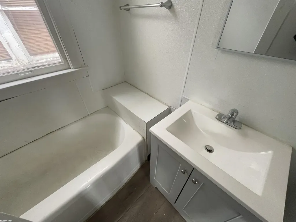 10411 Sterritt Street Detroit City MI 48213