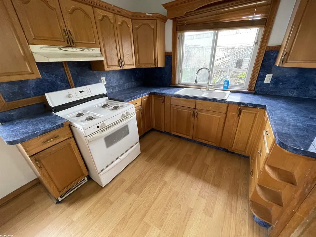 10411 Sterritt Street Detroit City MI 48213