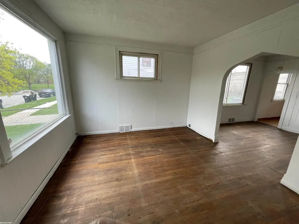 10411 Sterritt Street Detroit City MI 48213