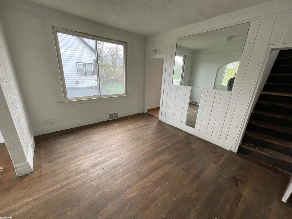 10411 Sterritt Street Detroit City MI 48213