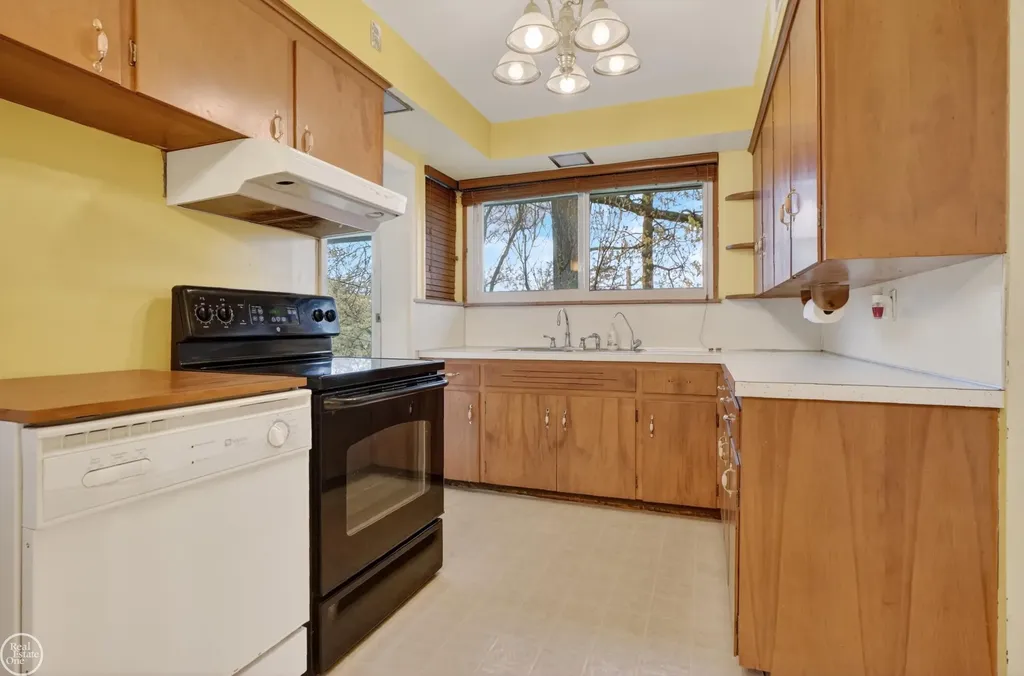 664 Sunrise Park Street Genoa Township MI 48843