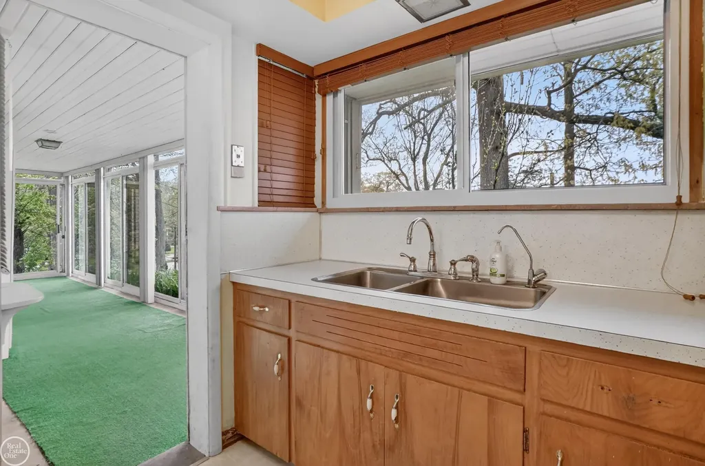 664 Sunrise Park Street Genoa Township MI 48843
