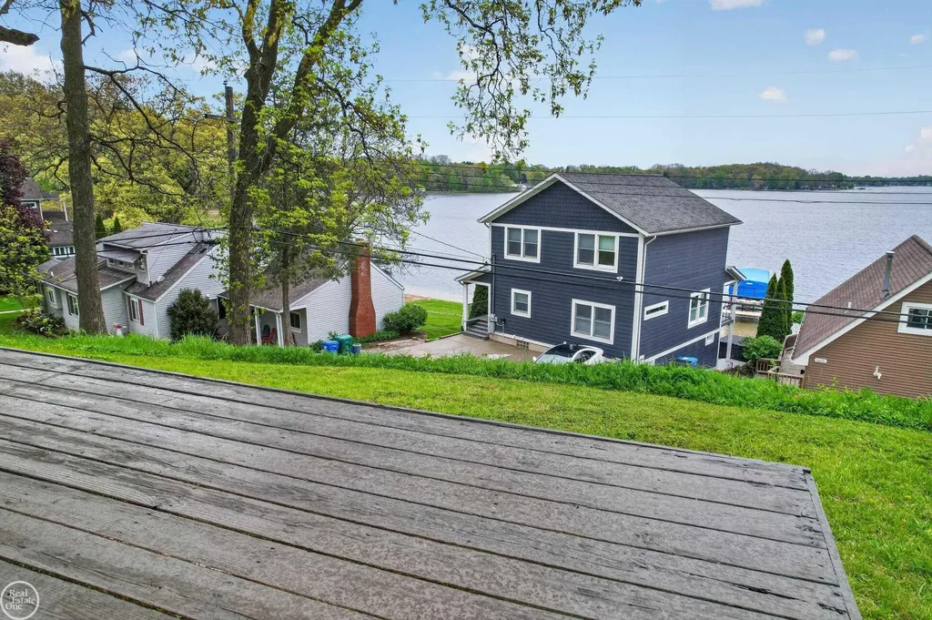 664 Sunrise Park Street Genoa Township MI 48843