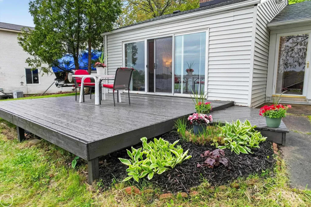 664 Sunrise Park Street Genoa Township MI 48843