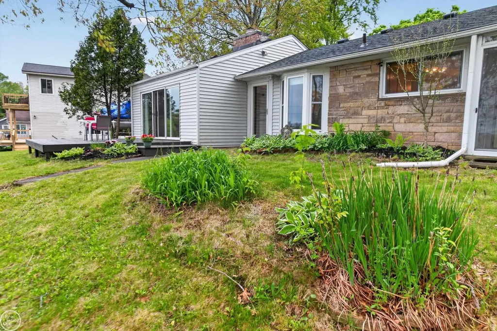 664 Sunrise Park Street Genoa Township MI 48843