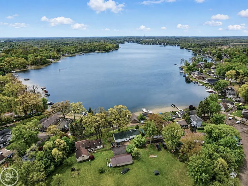 664 Sunrise Park Street Genoa Township MI 48843
