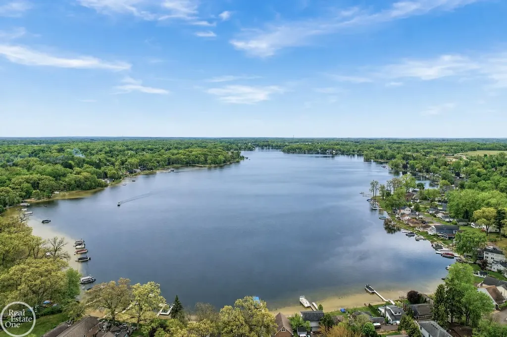 664 Sunrise Park Street Genoa Township MI 48843