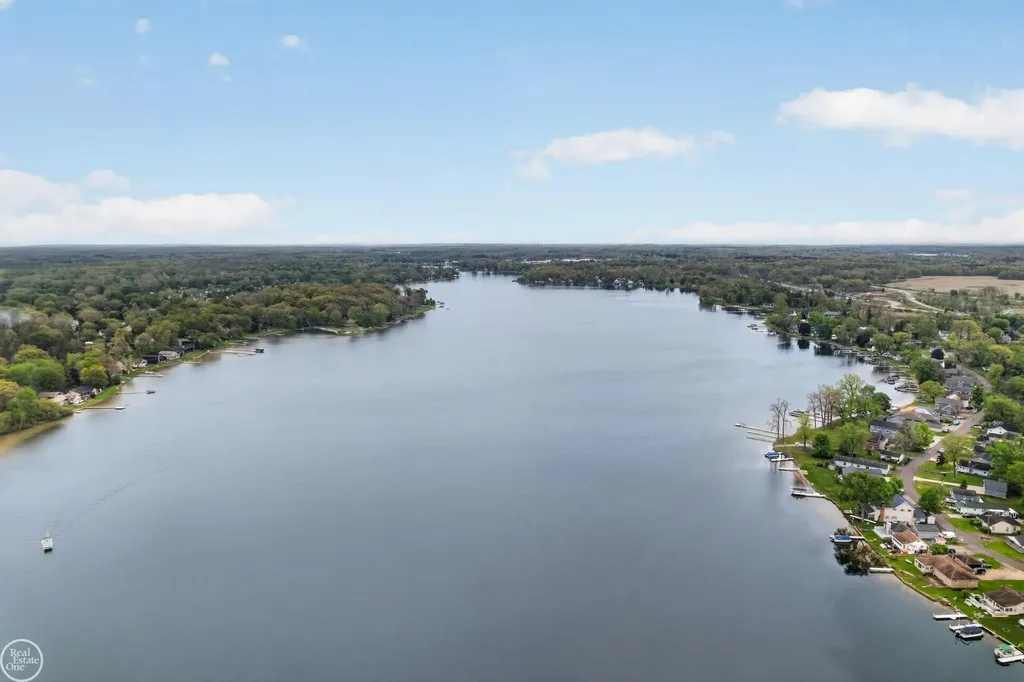 664 Sunrise Park Street Genoa Township MI 48843