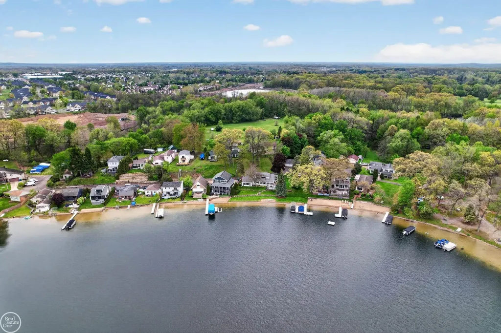 664 Sunrise Park Street Genoa Township MI 48843