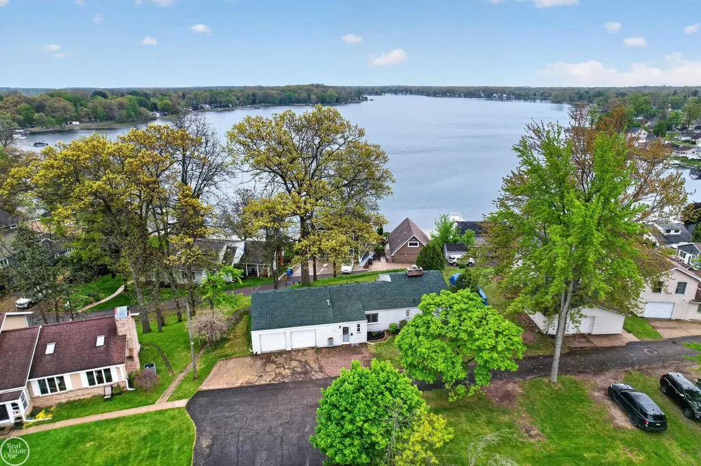 664 Sunrise Park Street Genoa Township MI 48843