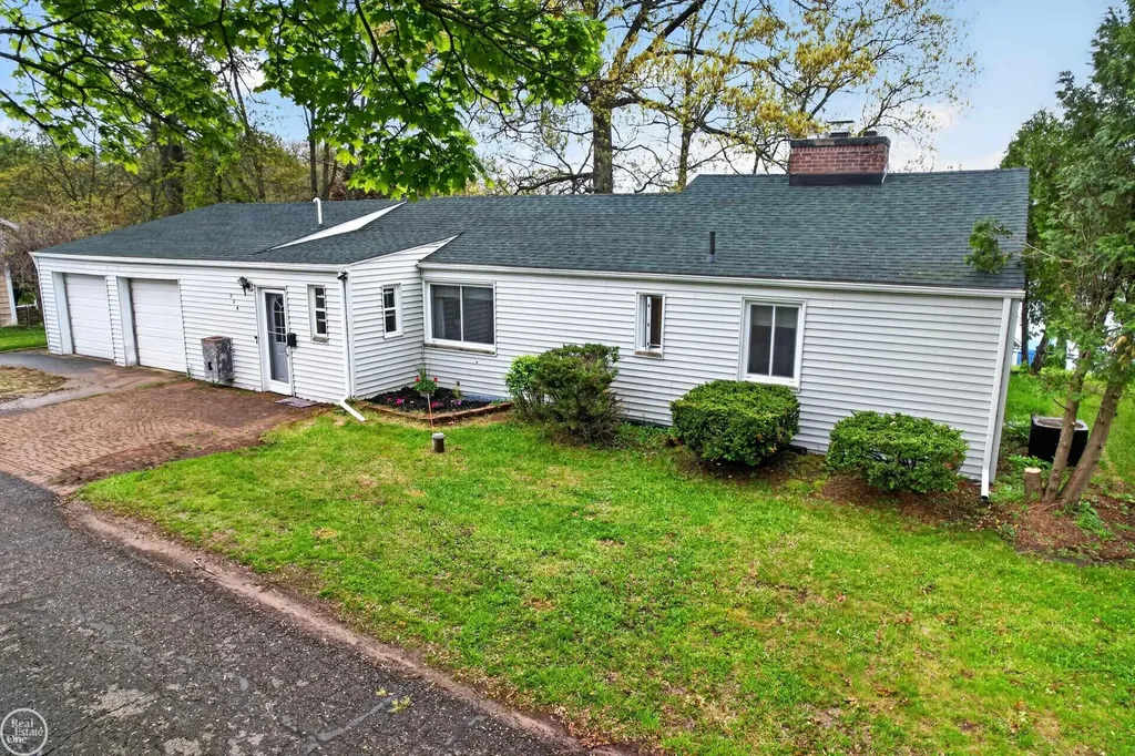664 Sunrise Park Street Genoa Township MI 48843