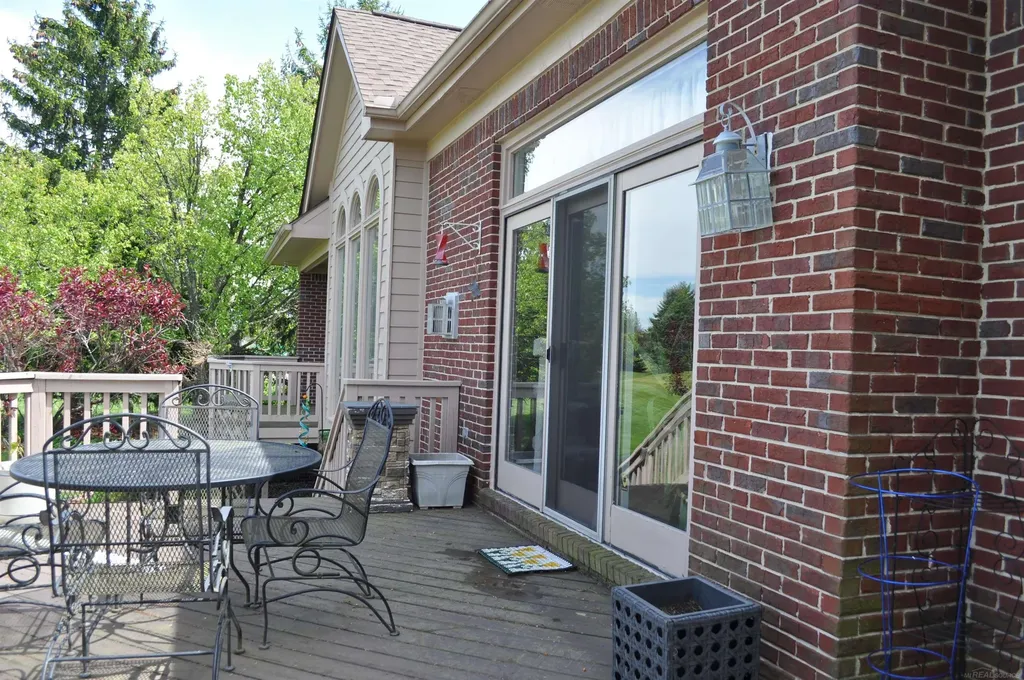 1138 Saint Andrews Avenue Highland Charter Township MI 48357