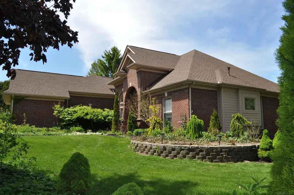 1138 Saint Andrews Avenue Highland Charter Township MI 48357