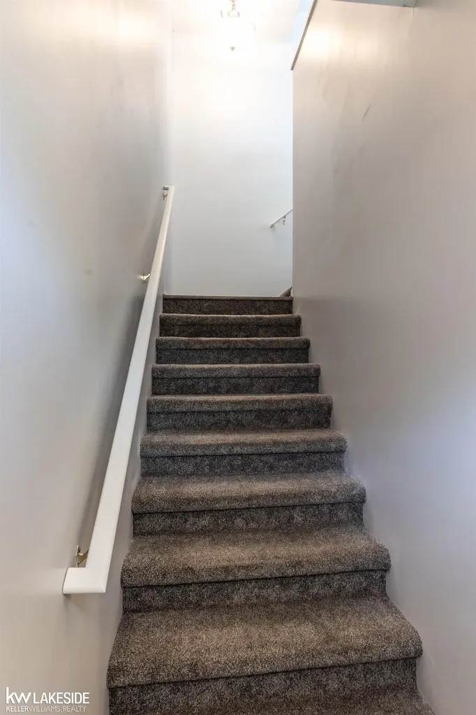 43971 Elm Drive Sterling Heights City MI 48313