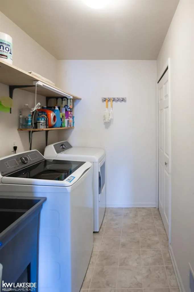 43971 Elm Drive Sterling Heights City MI 48313