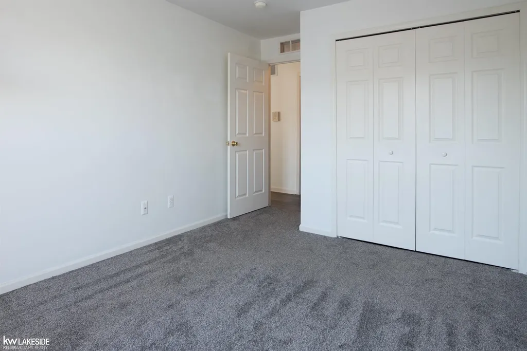 43971 Elm Drive Sterling Heights City MI 48313